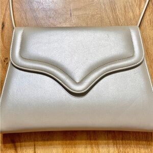 Elegant Pearlescent Cream Women's Purse